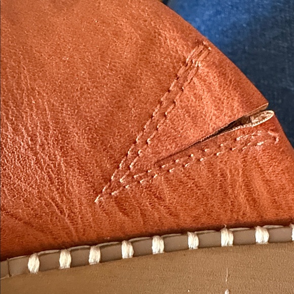 Yellow Box Women's dark tan Slide Sandals - Picture 4 of 4